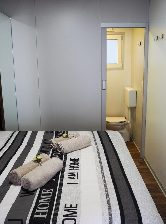 Lux Camp Bi Village, Mobile Home Villa Buba فاجانا المظهر الخارجي الصورة